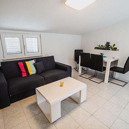 Downtown Park Apartments With Balcony Βόντιτσε Δωμάτιο φωτογραφία