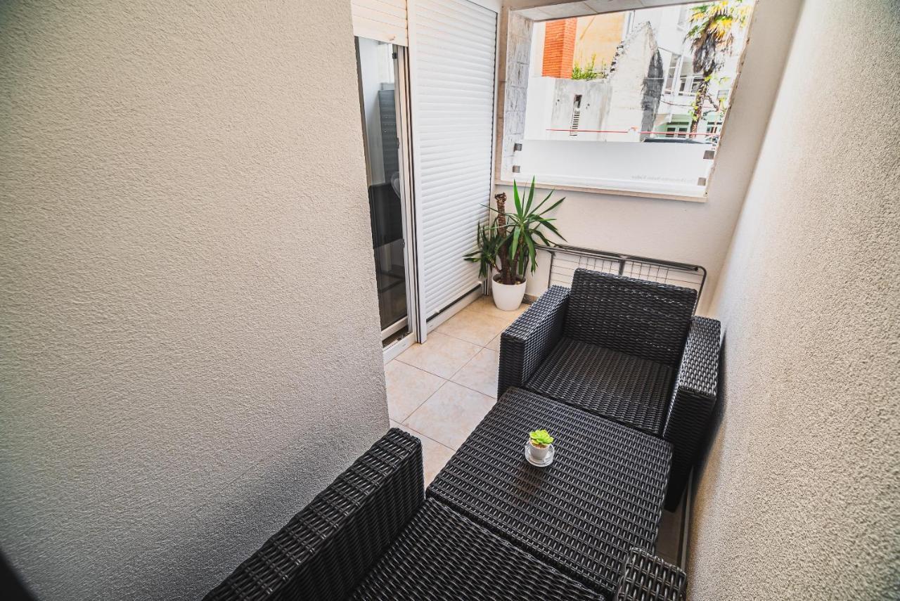 Downtown Park Apartments With Balcony Βόντιτσε Εξωτερικό φωτογραφία