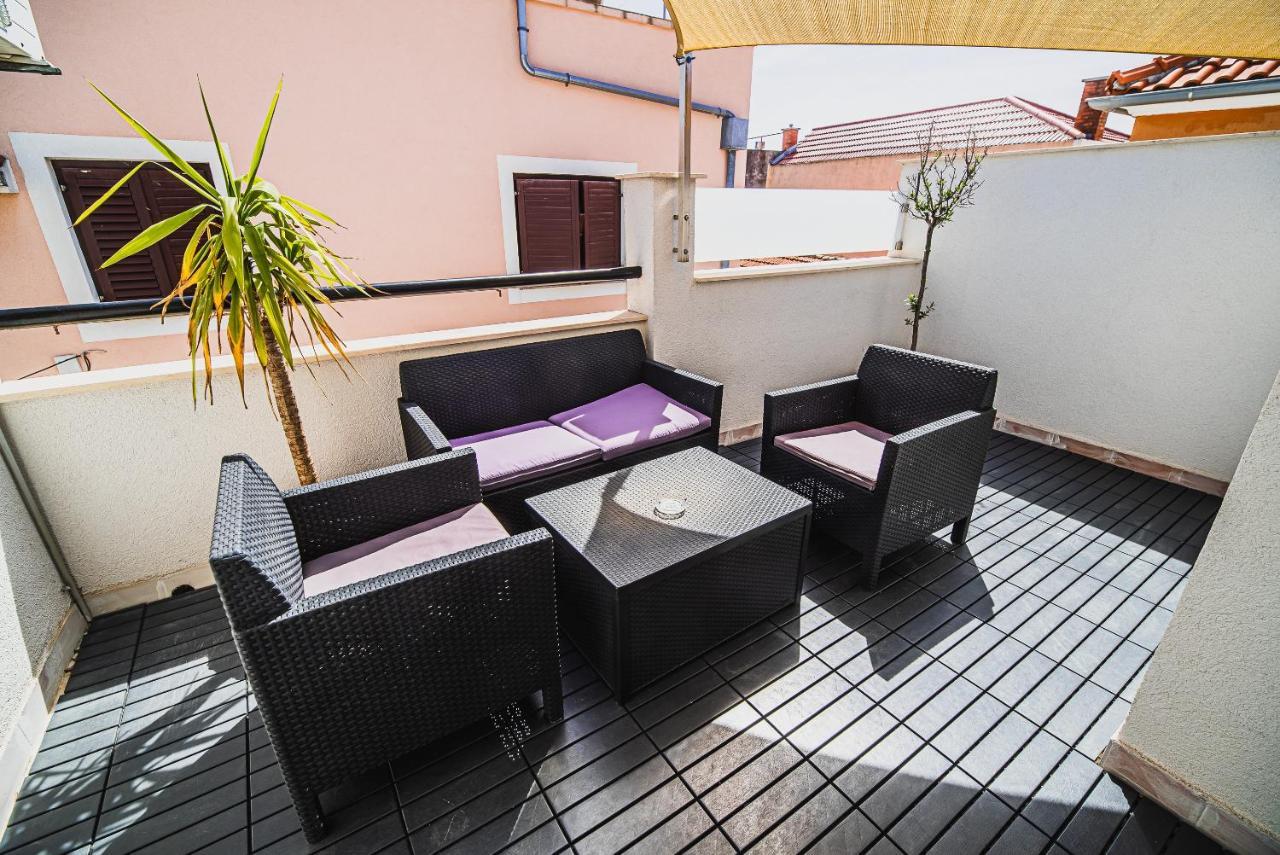Downtown Park Apartments With Balcony Βόντιτσε Εξωτερικό φωτογραφία