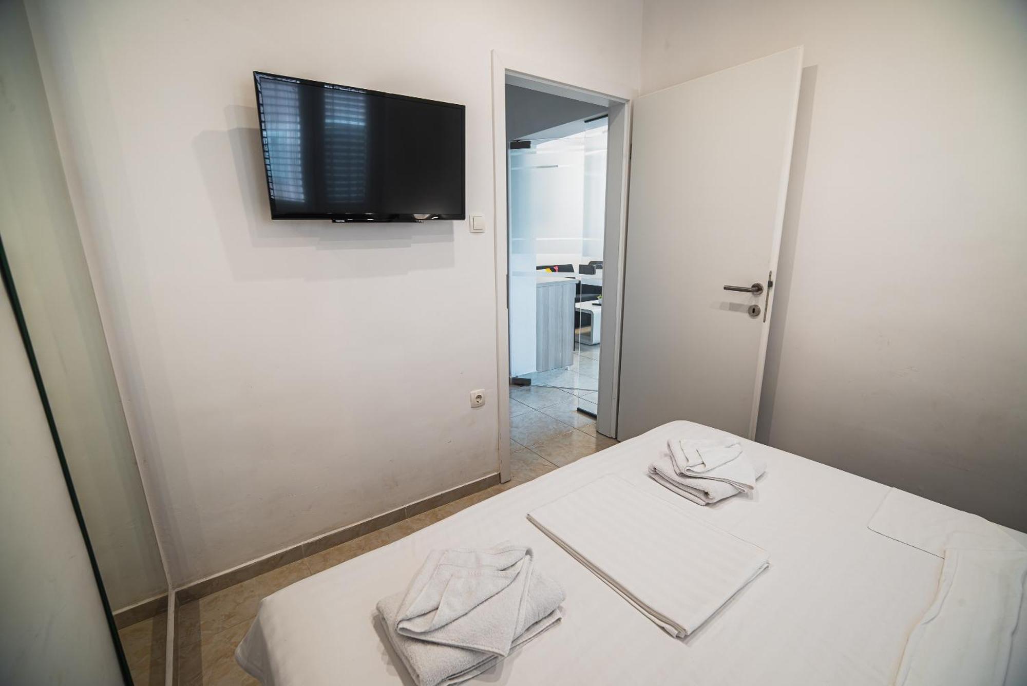 Downtown Park Apartments With Balcony Βόντιτσε Δωμάτιο φωτογραφία