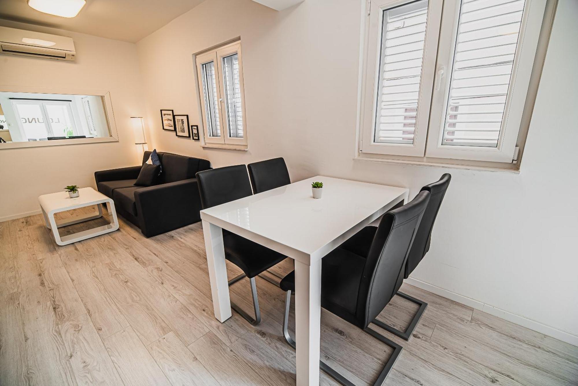 Downtown Park Apartments With Balcony Βόντιτσε Δωμάτιο φωτογραφία