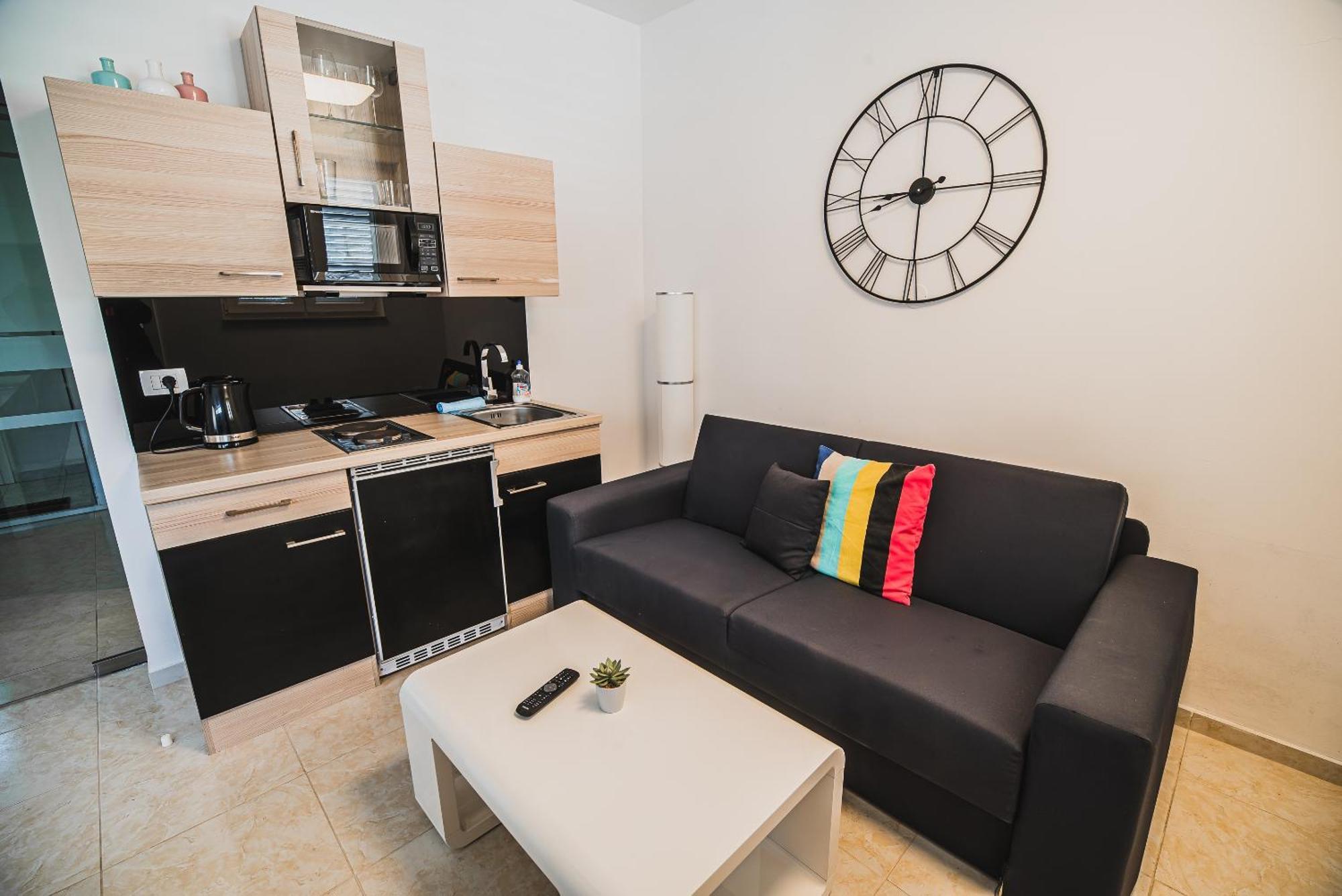 Downtown Park Apartments With Balcony Βόντιτσε Δωμάτιο φωτογραφία