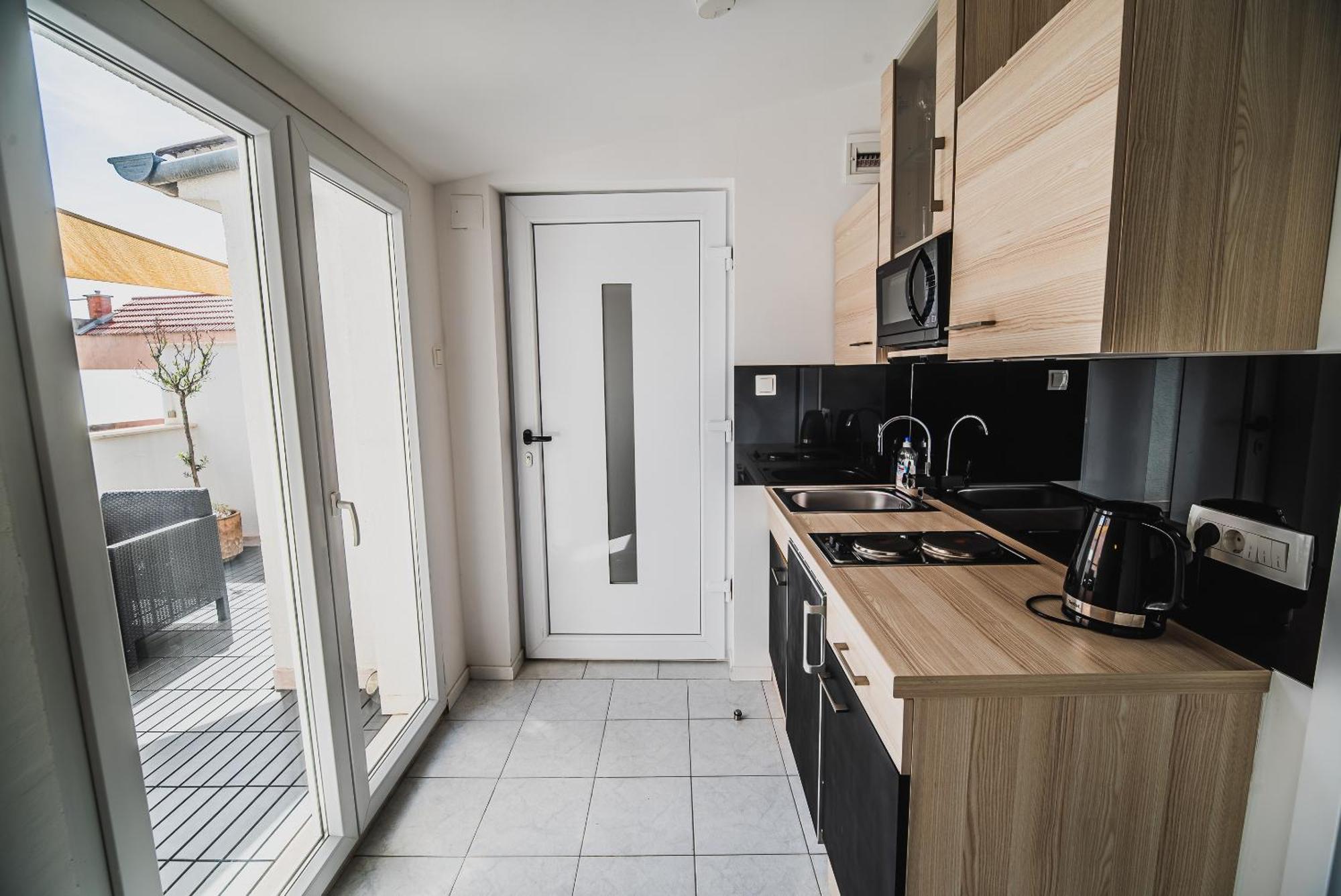 Downtown Park Apartments With Balcony Βόντιτσε Δωμάτιο φωτογραφία